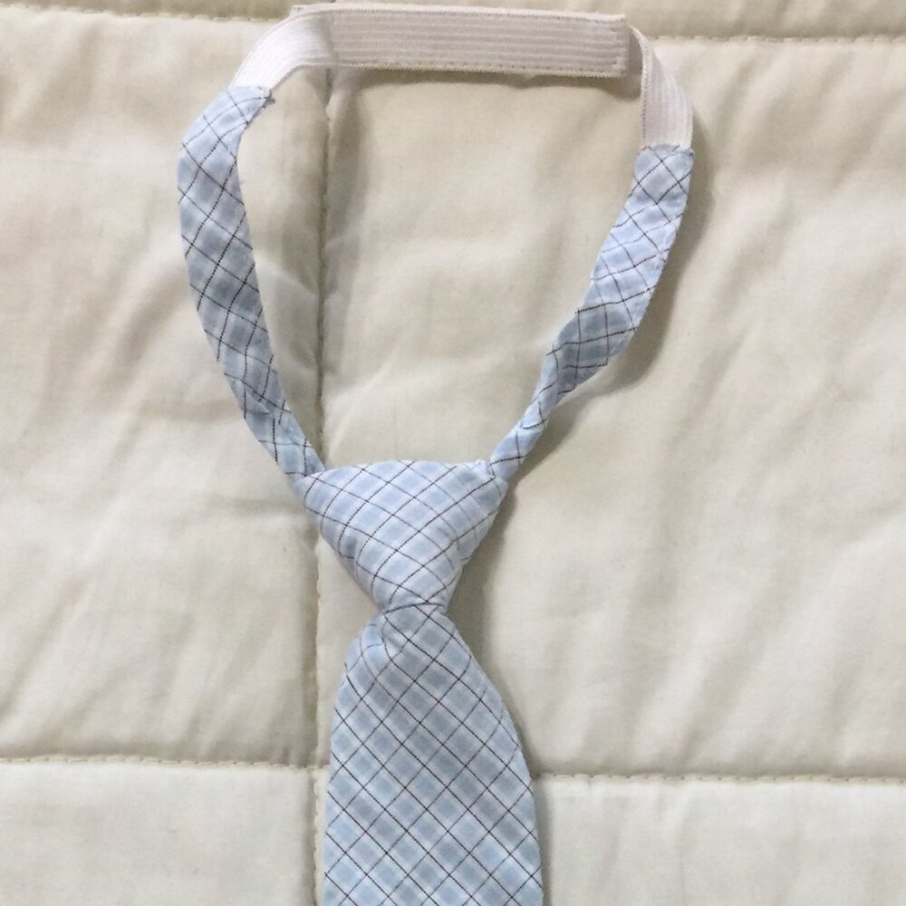 Gymboree "Little Gentleman" Velcro Neck Tie {Size 3 + Up}